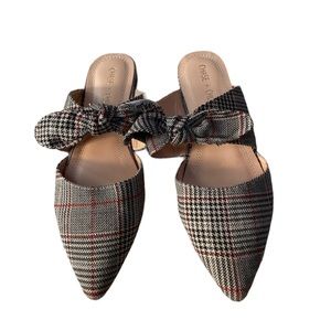 Chase & Chloe Bow Slip Ons‎